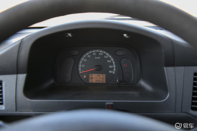 【五菱之光小卡仪表盘汽车图片_车五菱之光小卡汽车】