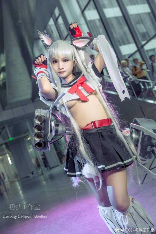 如何看待51萤火虫漫展cosplay裸露事件