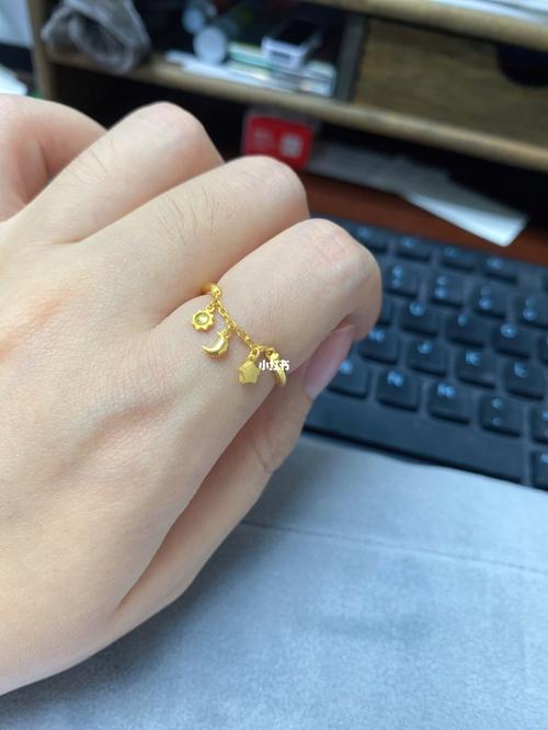 周大福日月星辰戒指和音符耳钉_戒指_耳钉_周大福怎么