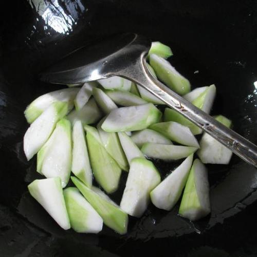 紫菜虾皮煮长瓜,鲜香味美,好吃到停不下来