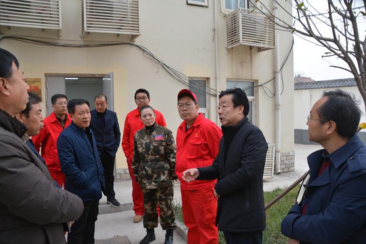 许军出席全县危险化学品安全专项检查工作推进会并带队进行检查