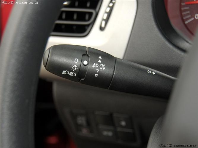 雪铁龙新爱丽舍示廓灯怎么开