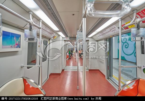 地铁车厢内景 高清大图