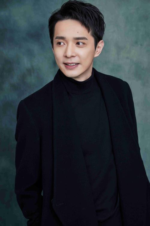 电视剧《双镜》开播 演员刘智扬挑战双面角色