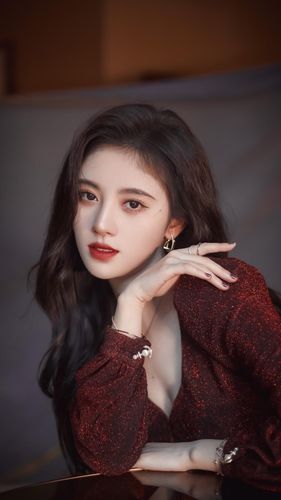 鞠婧祎复古风时尚写真手机壁纸