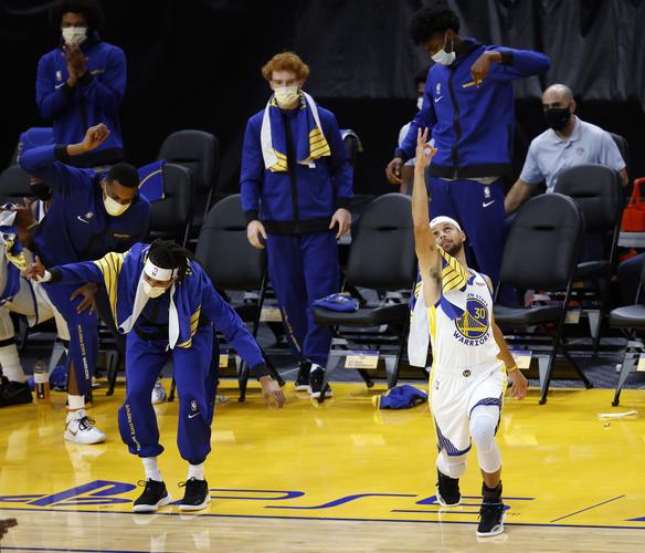 但nba应该感谢库里,他拯救了这个赛季