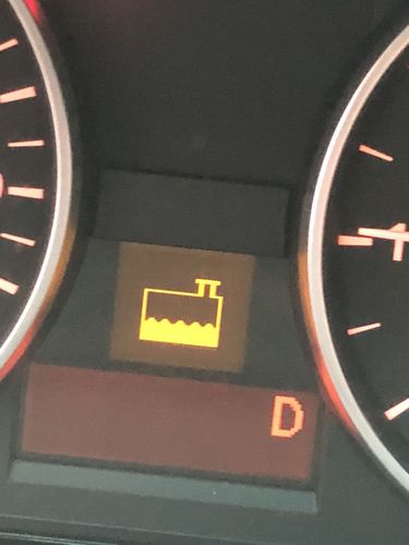 06年宝马320i黄色水壶故障灯启动时候亮啥意思