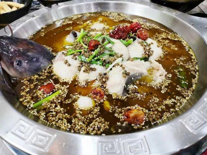 超燃临潼这家鱼火锅试营业就轰动全城鲜香嫩滑一锅搞定