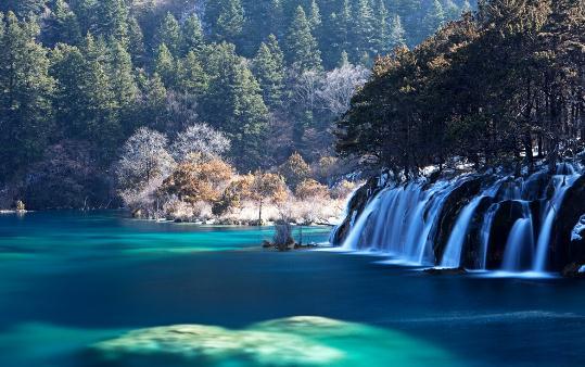 九寨沟的冬天:人间天堂