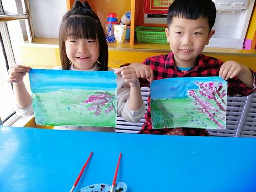 银座蓝天幼儿园大一班《水粉画——春天》