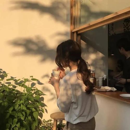 超美背影女生头像