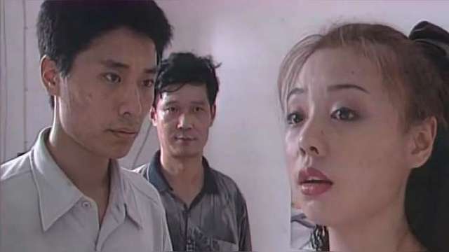 红蜘蛛:毒辣美女为了钱,把男子关进狗笼,手段残忍毫无人性!