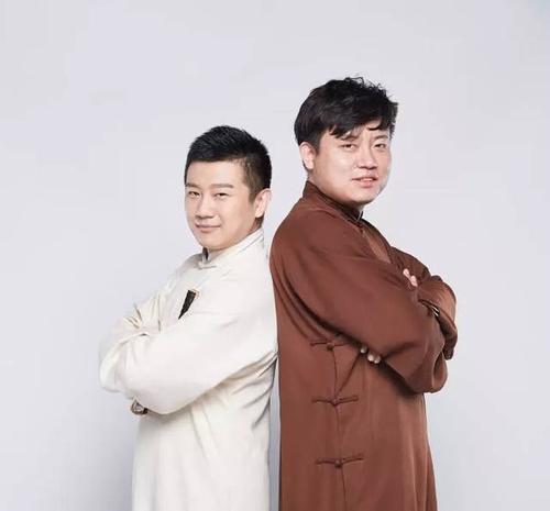 搬块砖头,侃侃李寅飞当年离开德云社是不是因为班主