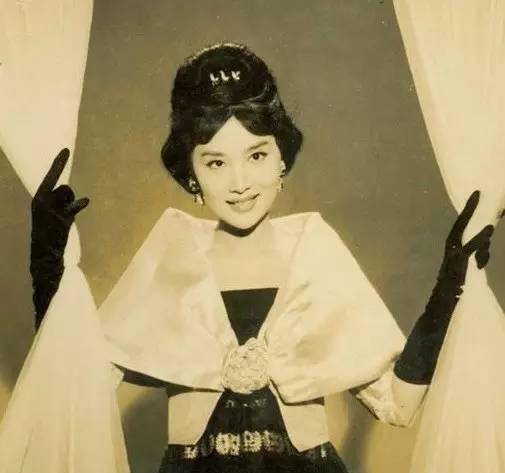 夏梦:香港影视圈绝世美女,拒绝了金庸的追求,最终嫁给了富商_杨蒙_岑