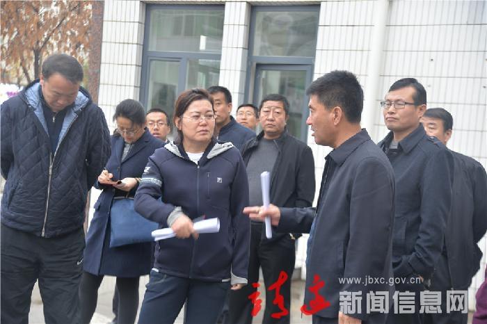 县长贺湘如调研我县城市建设工作