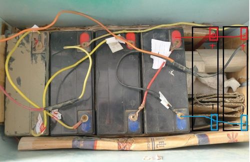 了个草图,是不是这样原来的4个电瓶串联只把最后1个和新的电瓶并联上