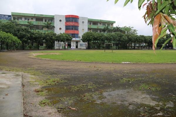 坦洲镇十四村小学运动场改造完成并正式投.