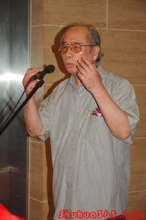 伍必端 艺术室