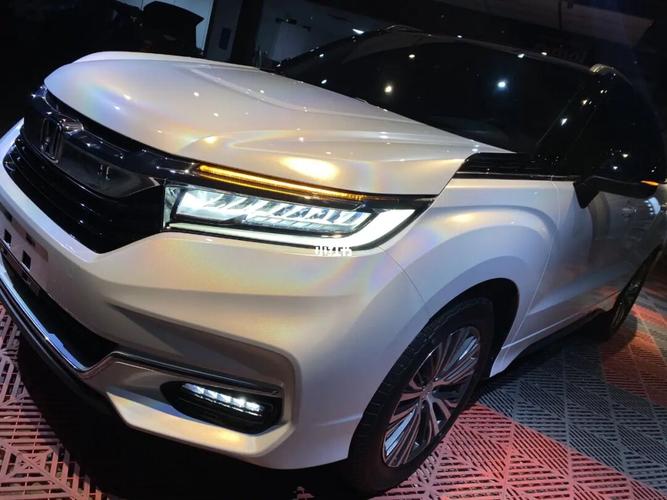 本田冠道改色七彩镭射白_新dna购物中心攻略_汽车