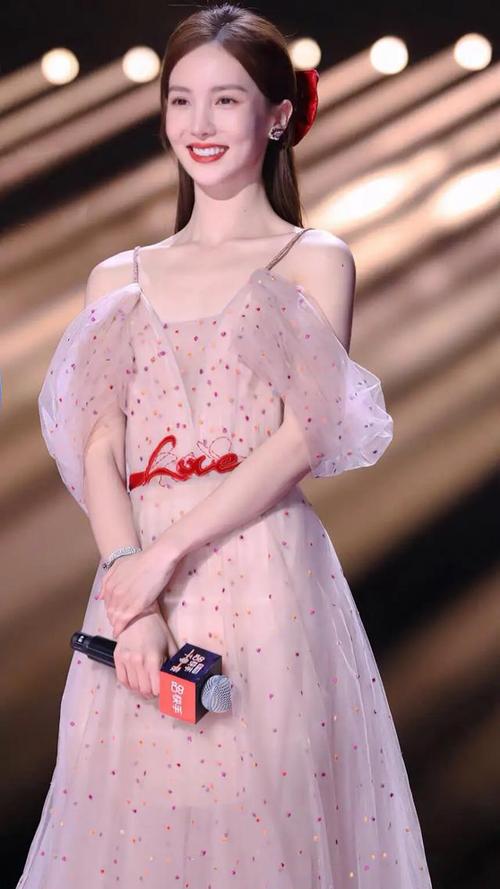 金晨太美了身材完美