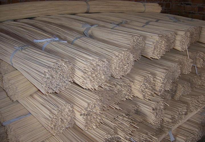 大量优质竹圆棒 竹拉丝条 拉丝竹圆条 竹棒 竹木棍