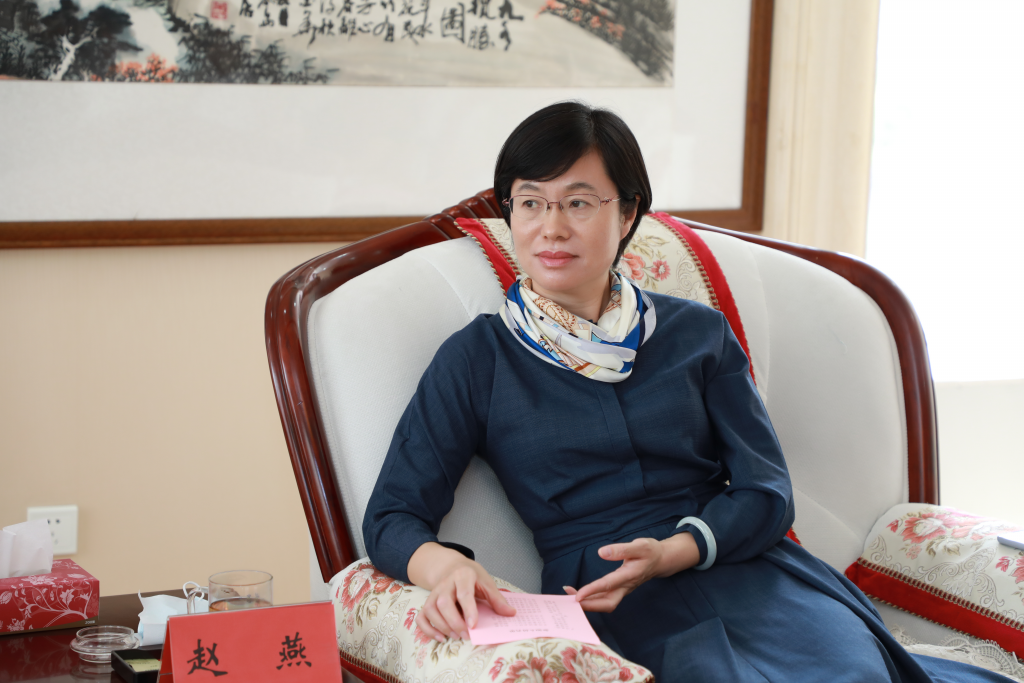 6月5日上午,区委副书记,区长赵燕在区行政大厦会见了乡伴集团合伙人