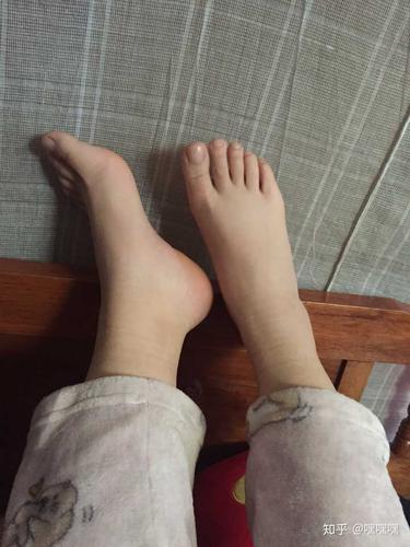 说说女生脚大是一种怎样的体验