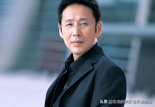 陈道明年轻时候有多帅现在的他对比当年并没有太大变化