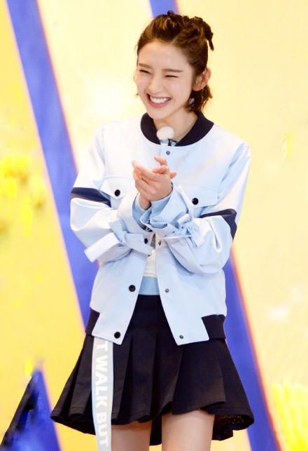 唐艺昕李沁美颜被赞小仙女 鹿晗迪丽热巴心跳互动让人