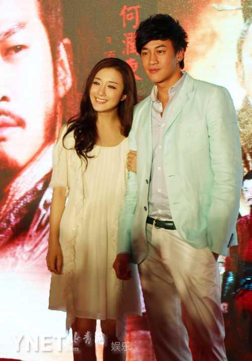 《楚汉传奇》见面会 何润东李依晓亲密互动