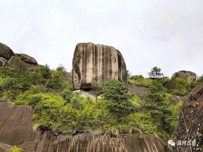 游玉苍山, 探东隐寺