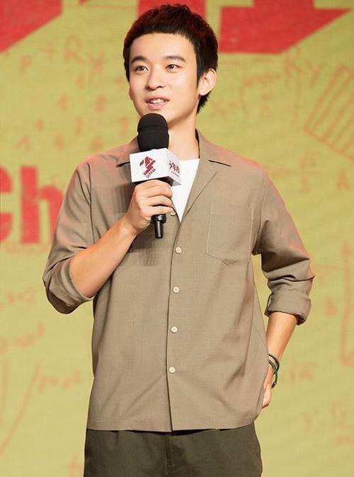 肖洋执导,孙红雷,周冬雨,董子健,王栎鑫等联袂主演的电影《少年班》