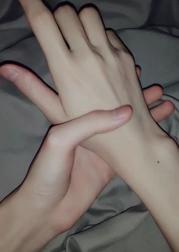 亦可小唯  我的手   觉得挺好看(ω)  展开阅读全文 1年前 0 评论0