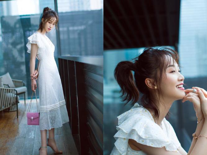 蓝盈莹真会玩,小雏菊配白裙超清新,大脚也有甜美范!