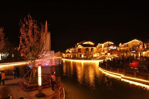 塞外江南水镇夜景!