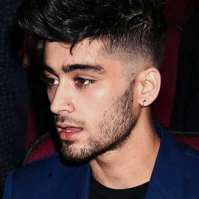 泽恩马利克 zayn one direction 小破团小泽绿头发杀我(o_0)好酷啊