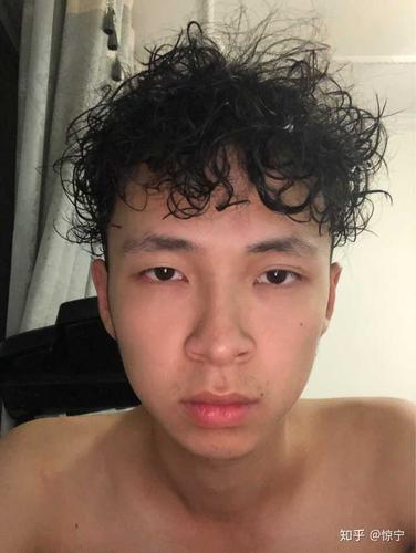 我本身就是自来卷,烫完就成了这个样子…像一个阿姨