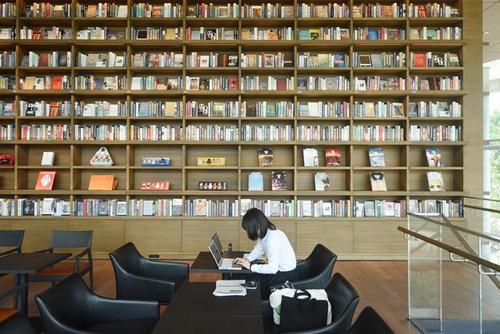 日本茑屋书店杭州门店开门迎客