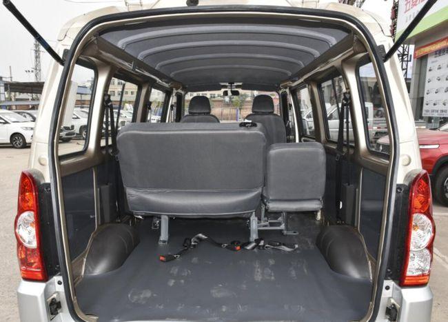 五菱宏光加长版提车测评,家用,商用两相宜的创业小伙伴