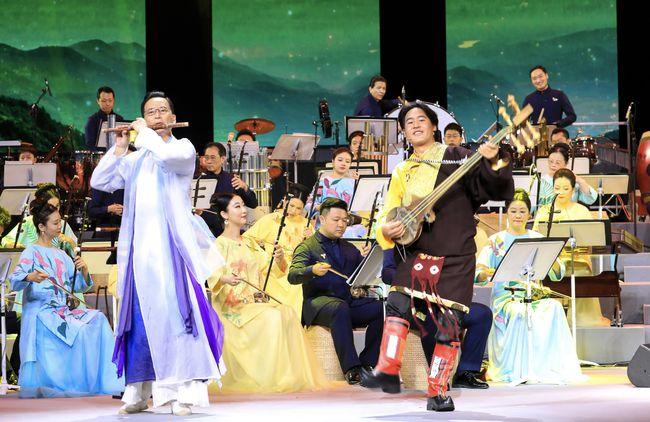 上海民族乐团"再唱山歌给党听"