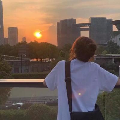 2020女生背影头像大全