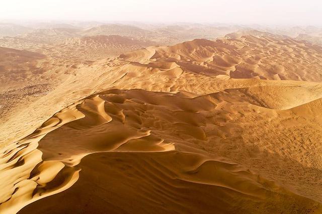 内蒙古阿拉善:沙漠珠峰景色独美