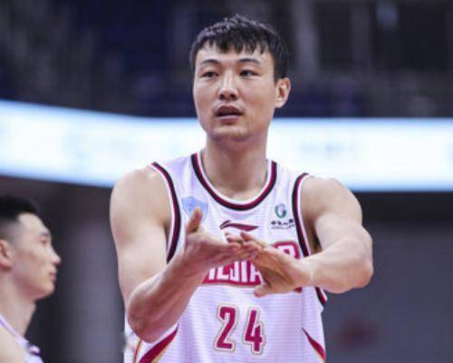 张大宇全场得到27分13篮板3助攻3封盖