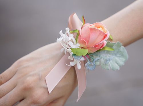         b 款 手腕花