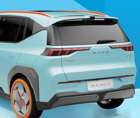 广汽aion y 只有顶配次顶配才有雨刮(后窗)