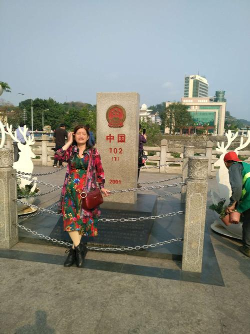 云南河口游玩越南街