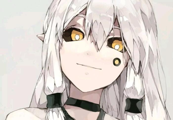 "银爵让秘书长退下后,看了一眼桌上的相框,相片上帕洛斯抱着他笑得