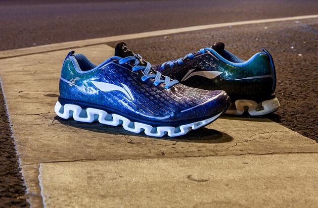 【图】李宁弧四代跑鞋怎么样?李宁弧四代评测