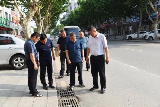 严阵以待王海滨督导城市防汛排涝工作