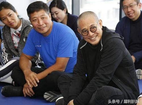 李连杰的两位干儿子谢苗沦落拍烂剧他指挥着娱乐圈的半壁江山